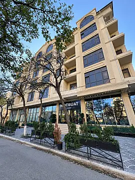 Satılır 3 otaqlı mənzil 122 m² — Bakı, İnşaatçılar 3 otaq 122.00 m²