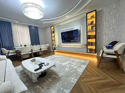 Satılır 3 otaqlı mənzil 121 m² — Bakı, İnşaatçılar 3 otaq 121.00 m²
