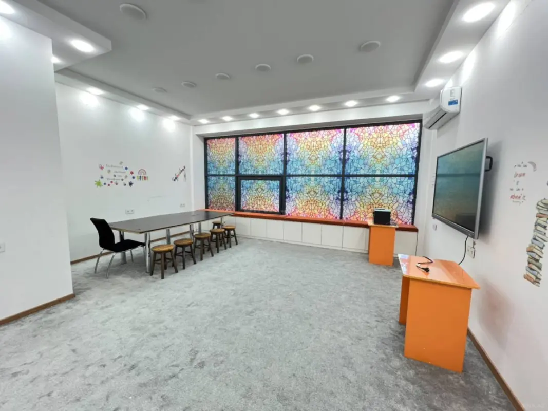 Kirayə verilir 1 otaqlı ofis 36 m²