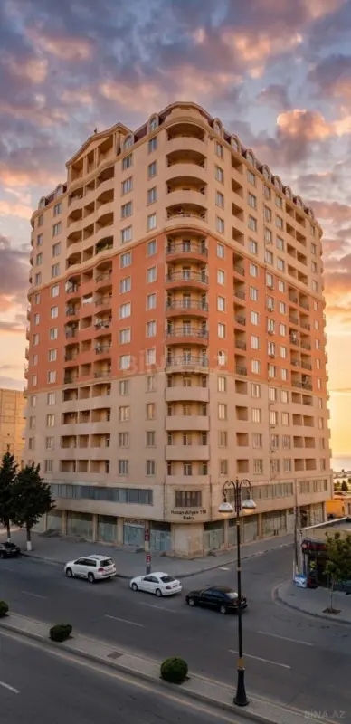 Satılır 4 otaqlı mənzil 290 m²