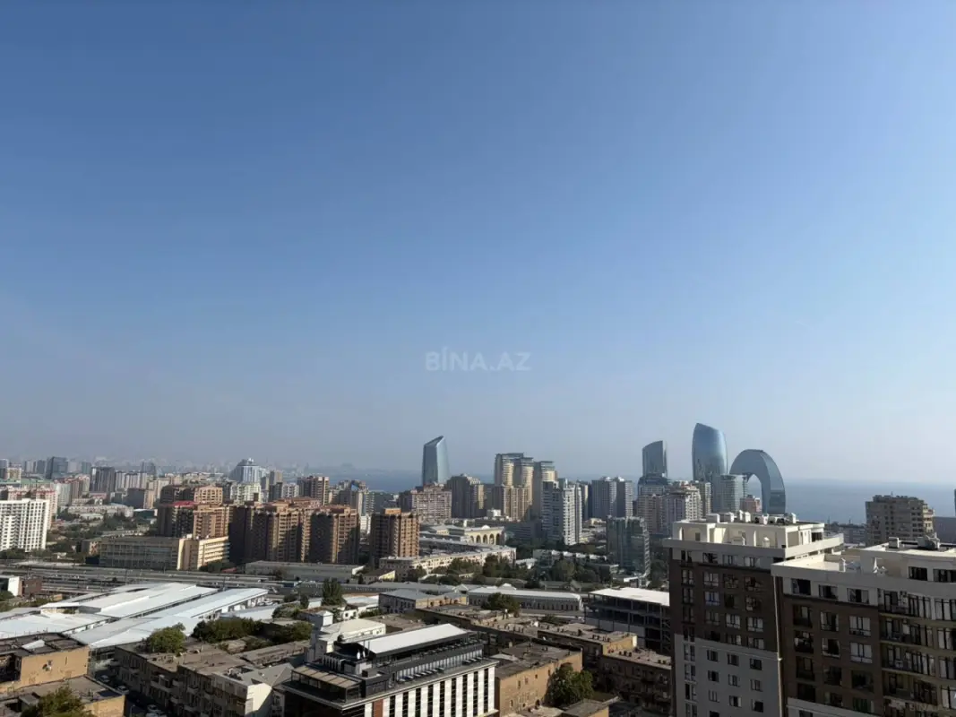 Satılır 4 otaqlı mənzil 152.3 m²