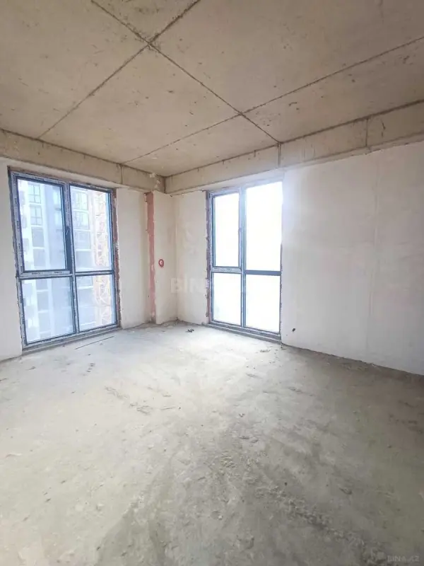 Satılır 4 otaqlı mənzil 113 m²