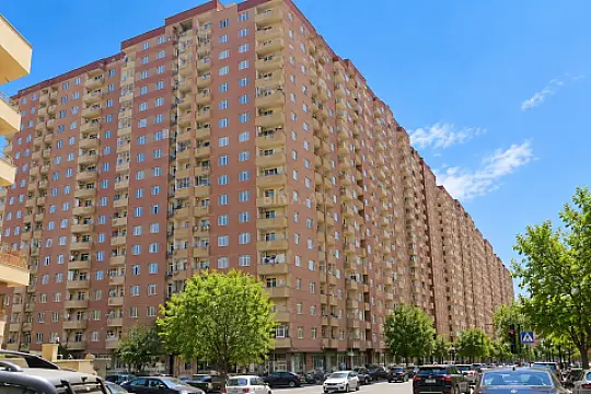 Satılır 3 otaqlı mənzil 135 m² — Bakı, İnşaatçılar 3 otaq 135.00 m²