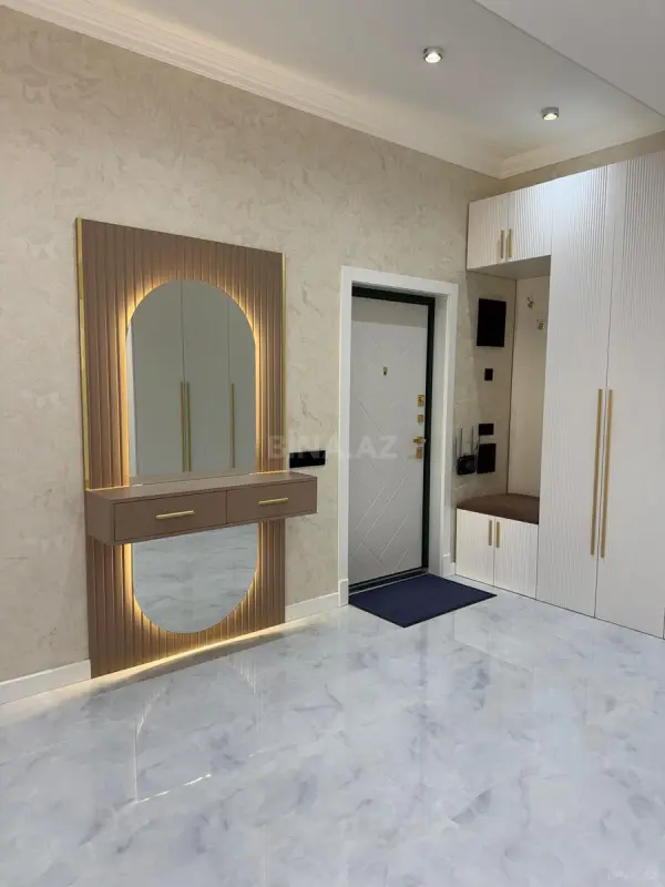 Satılır 4 otaqlı mənzil 167 m²