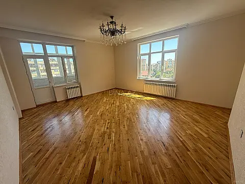 Satılır 3 otaqlı mənzil 135 m² — Bakı 3 otaq 135.00 m²