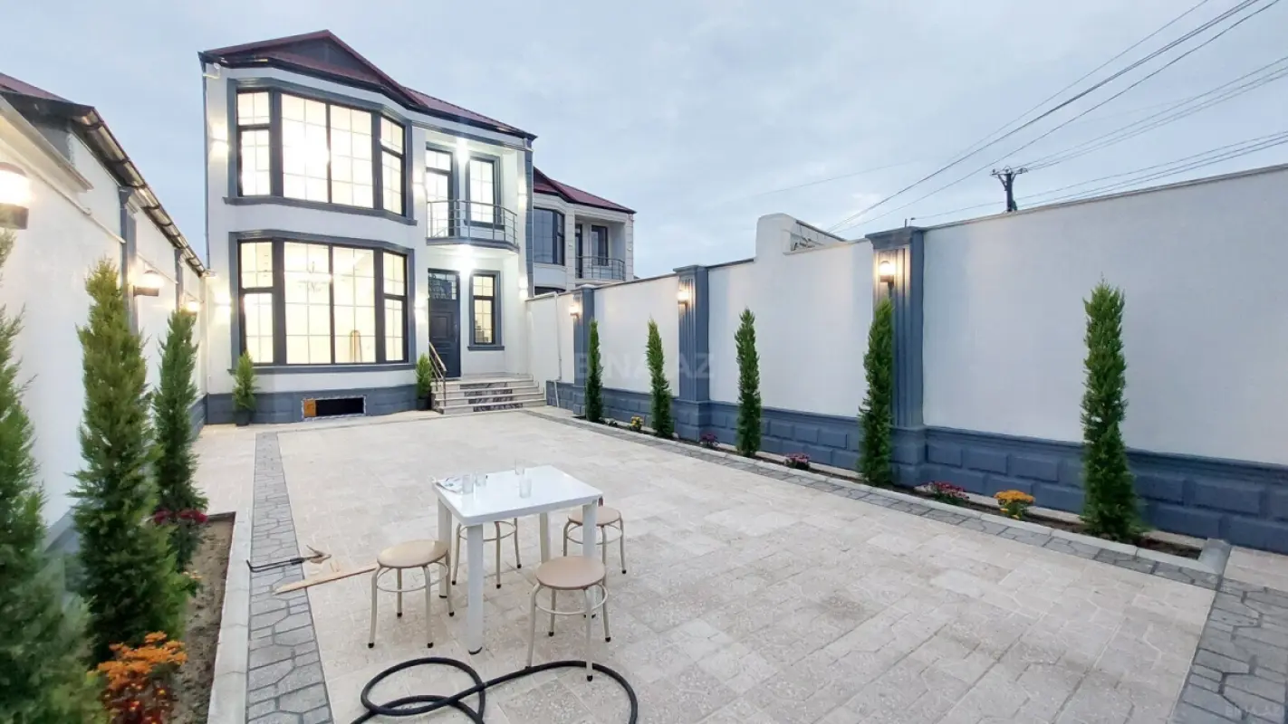Satılır 5 otaqlı həyət evi 170 m²
