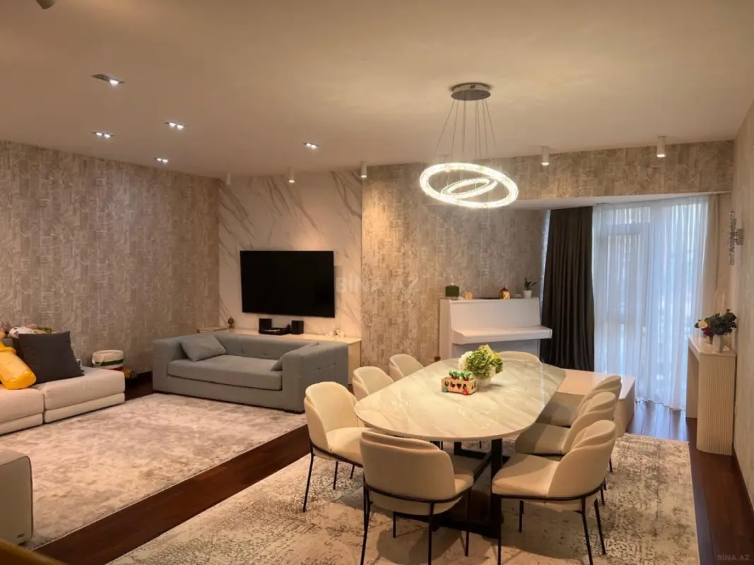 Satılır 3 otaqlı mənzil 175.6 m²