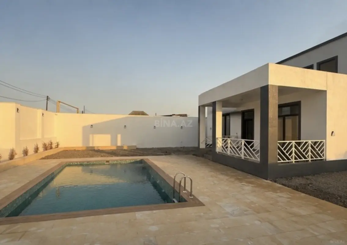 Satılır 6 otaqlı həyət evi 200 m²