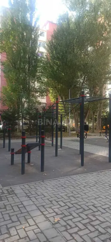 Satılır 4 otaqlı mənzil 110 m²