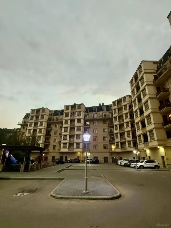 Satılır 3 otaqlı mənzil 120 m²