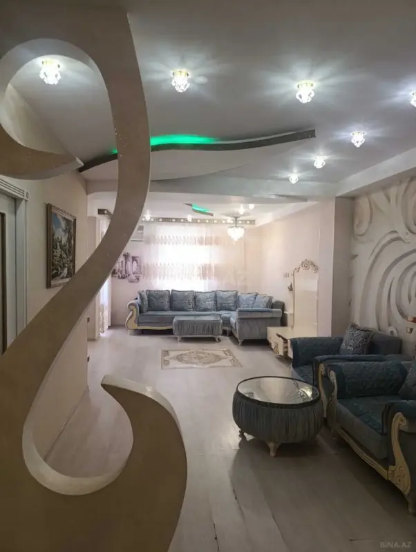 Satılır 3 otaqlı mənzil 122 m²