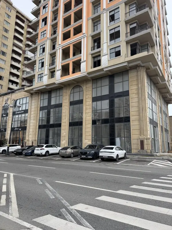 Satılır obyekt 2000 m²
