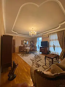 Satılır 3 otaqlı mənzil 140 m² — Bakı 3 otaq 140.00 m²