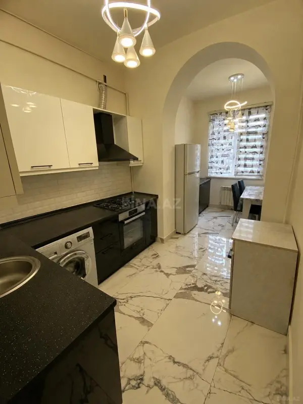 Satılır 4 otaqlı mənzil 90 m²