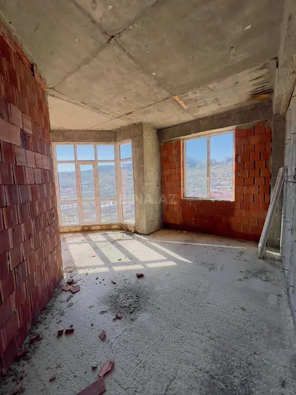 Satılır 3 otaqlı mənzil 122 m²