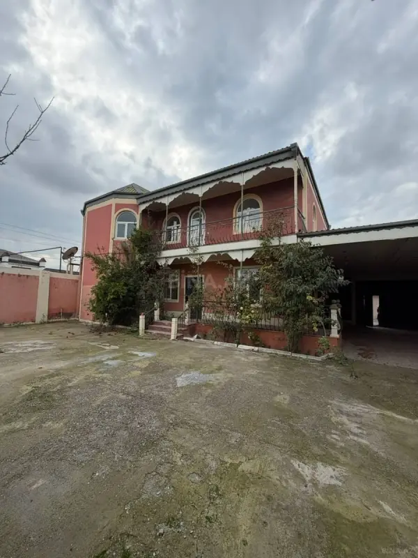Satılır 6 otaqlı həyət evi 250 m²
