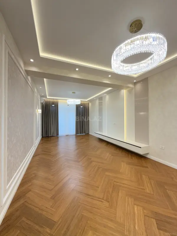 Satılır 3 otaqlı mənzil 130 m²