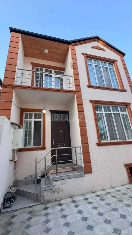 Satılır 4 otaqlı həyət evi 140 m²
