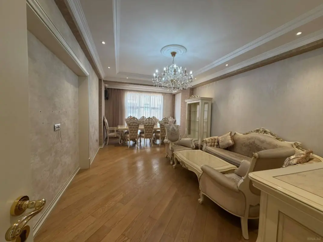Satılır 3 otaqlı mənzil 170 m²