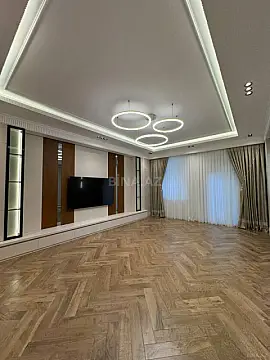Satılır 4 otaqlı mənzil 185 m² — Bakı, İnşaatçılar 4 otaq 185.00 m²
