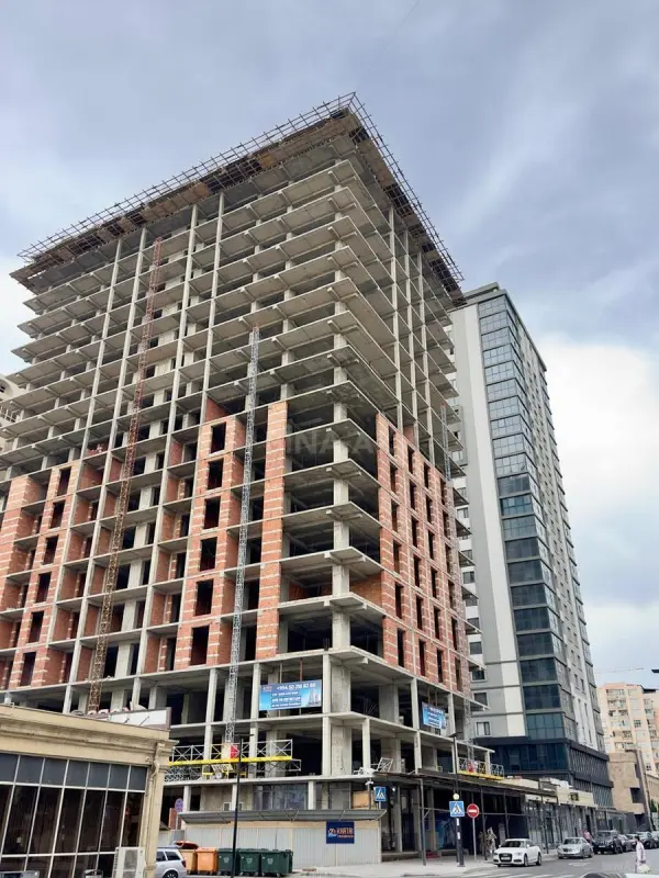 Satılır 3 otaqlı mənzil 145 m²