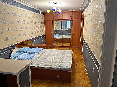 Kirayə verilir 3 otaqlı mənzil 100 m² — Bakı, Sahil qəs. 3 otaq 100.00 m²