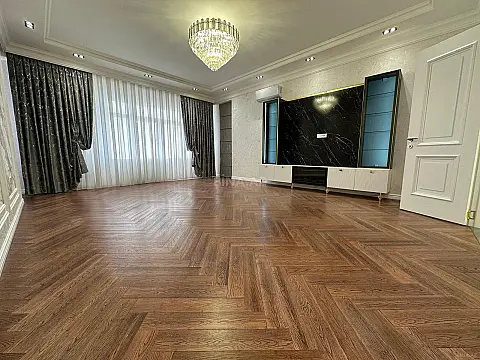 Satılır 3 otaqlı mənzil 137 m² — Bakı 3 otaq 137.00 m²