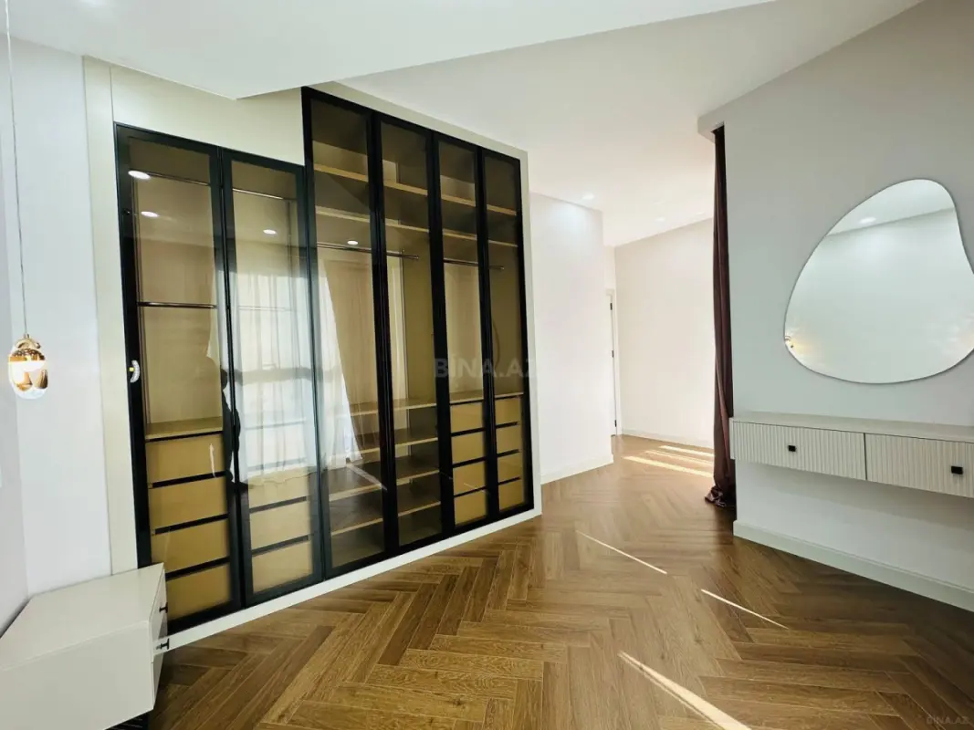 Satılır 3 otaqlı mənzil 115 m²