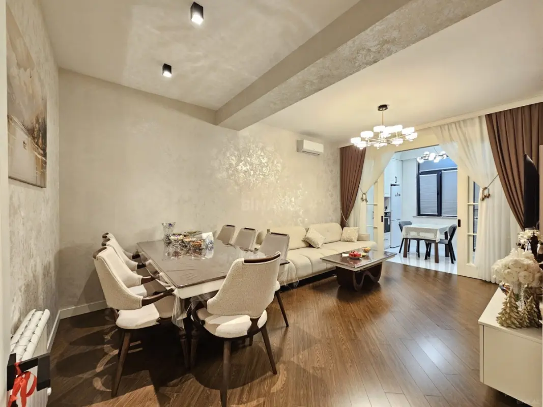 Satılır 2 otaqlı mənzil 76 m²