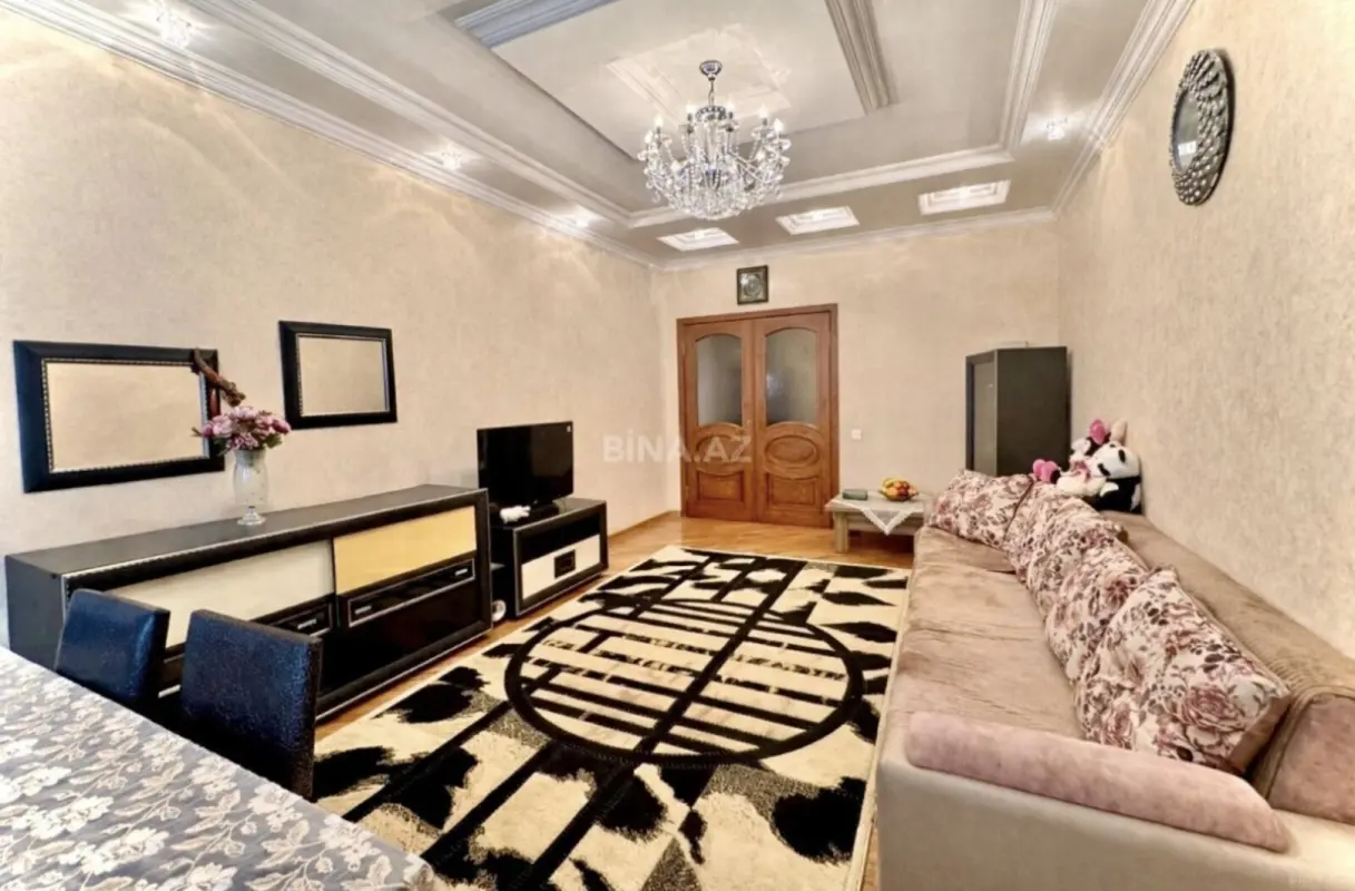 Satılır 3 otaqlı mənzil 120 m²
