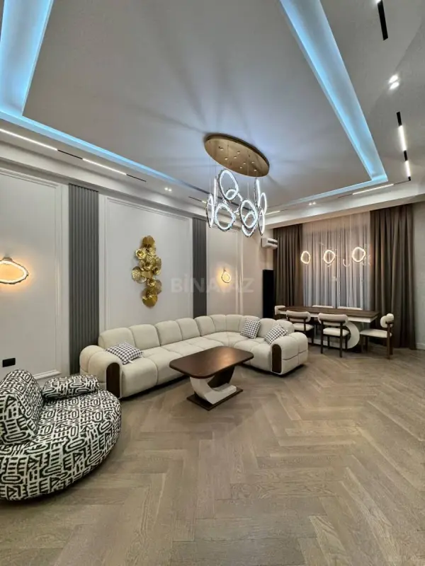 Satılır 4 otaqlı mənzil 172 m²