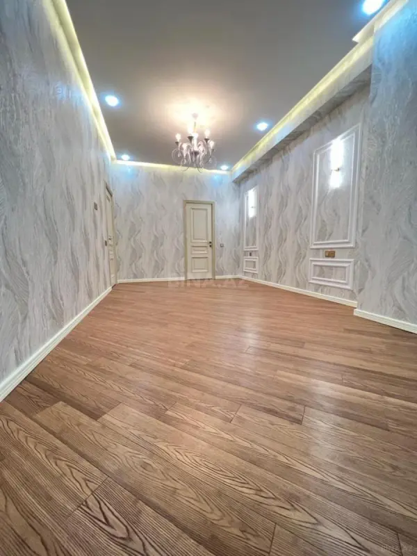 Satılır 3 otaqlı mənzil 125 m²