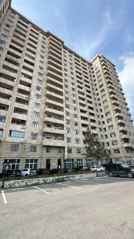 Satılır 3 otaqlı mənzil 150 m²
