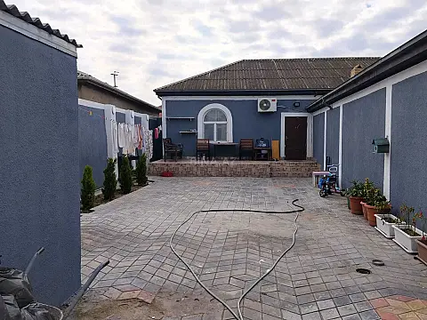 Satılır 4 otaqlı həyət evi 330 m² — Bakı 4 otaq 330.00 m²