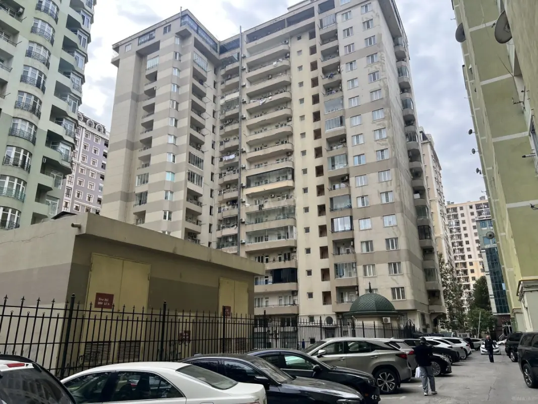 Satılır 2 otaqlı mənzil 85 m²