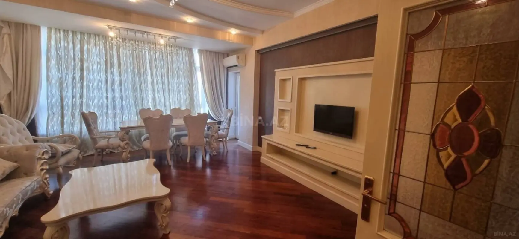 Satılır 3 otaqlı mənzil 140 m²