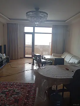 Satılır 4 otaqlı mənzil 130 m² — Bakı 4 otaq 130.00 m²