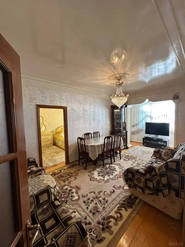 Satılır 5 otaqlı mənzil 120 m²