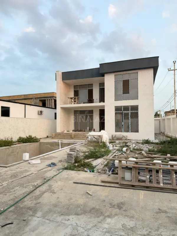 Satılır 4 otaqlı həyət evi 204 m²