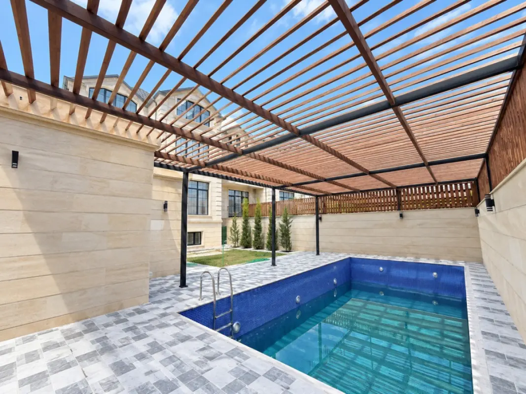 Satılır 7 otaqlı həyət evi 450 m²