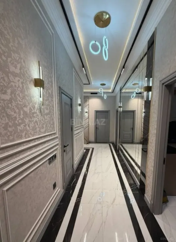 Satılır 3 otaqlı mənzil 136 m²