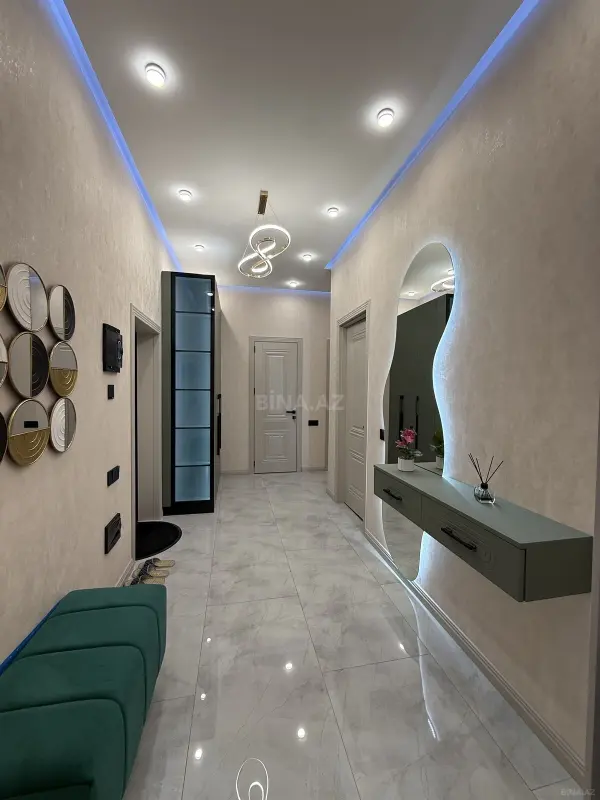 Satılır 3 otaqlı mənzil 108 m²