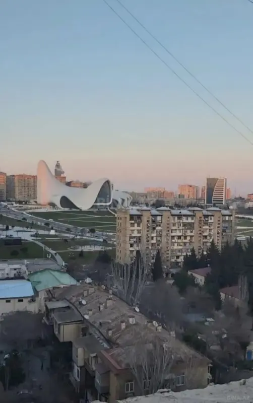 Satılır 3 otaqlı mənzil 137 m²