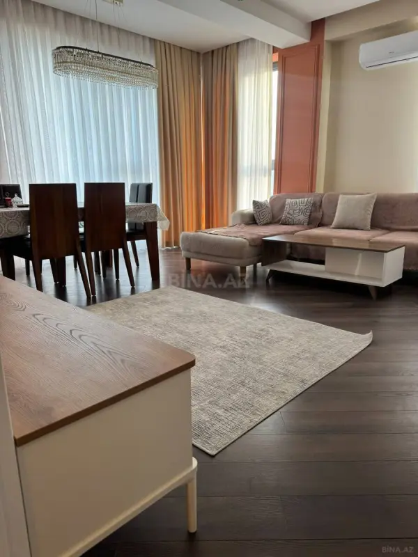 Satılır 4 otaqlı mənzil 95 m²