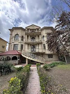Satılır 7 otaqlı həyət evi 600 m² — Bakı 7 otaq 600.00 m²