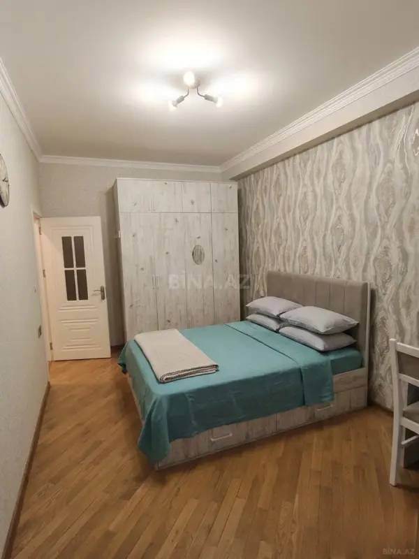 Satılır 3 otaqlı mənzil 107 m²
