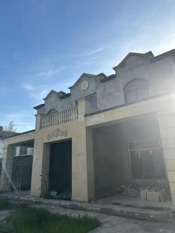 Satılır 6 otaqlı həyət evi 237 m²