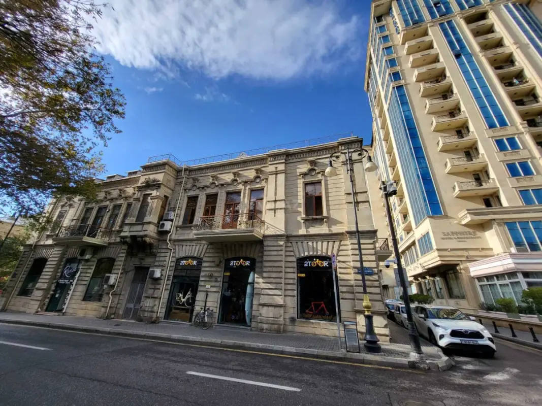 Satılır 3 otaqlı mənzil 106 m²