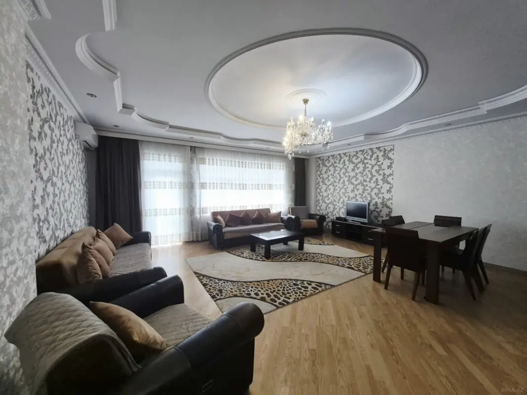 Satılır 3 otaqlı mənzil 153 m²