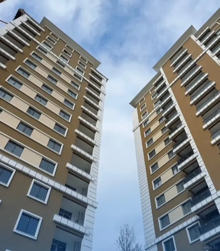 Satılır 3 otaqlı mənzil 105 m²